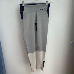 Nike Women’s 7/8 leggings Plum/Grey/Off White